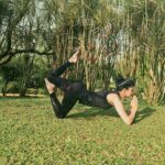 Tina Desai Instagram – #fitnessfriday #yogainthepark #funyoga #prettyposes