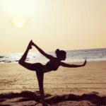 Tina Desai Instagram - Gonna start with the back bends now. #natrajaasan is a good place to start n I've been doing it for ages but now I'll push myself n see how far my back allows me to bend into it. Wish me luck! #fitnessfriday #newgoals #yogaonthebeach