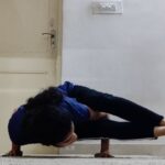 Tina Desai Instagram - #lockdowndiaries #homeyoga And that's the last of 'em complicated arm balances!!! Achieved everything I wanted to. Now onwards to new things...!!!! #eightanglepose 👏👏👏💥💥💥