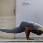 Tina Desai Instagram - #lockdowndiaries #homeyoga Churning 'em out now 😆😆 #flyingsplitspose #ekapadakoundinyasana2