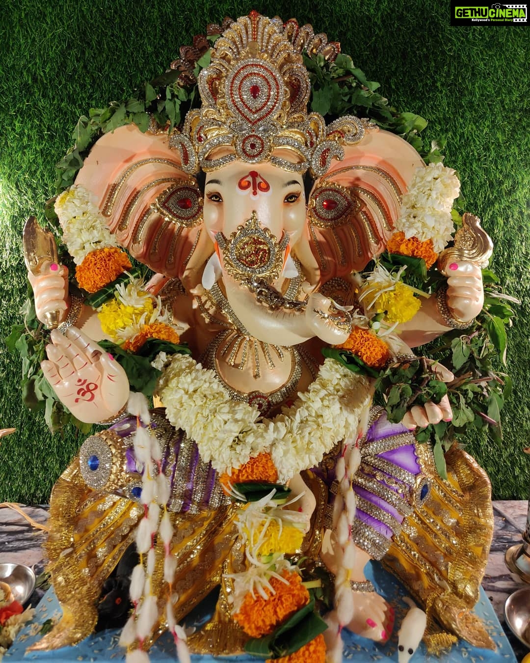 Tina Desai Instagram - Happy Ganesha to all!!!