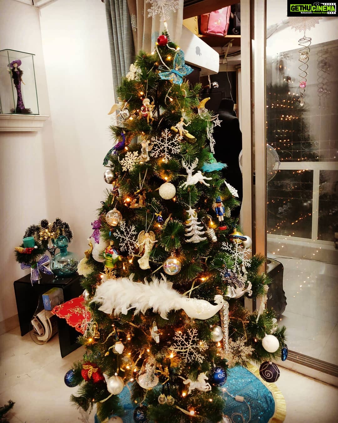 Tina Desai Instagram - The tree is up!!! #christmas2018