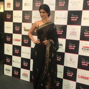 Tina Desai Instagram - #perniaspopupshow @rhea100 @galabrothersofficial @makeupbyshubhangitrehan #showstopper
So this was sudden and fun!!!