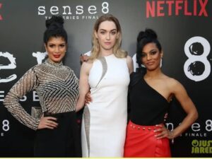 Tina Desai Instagram - ❤️❤️❤️❤️❤️ #Sense8 #finale #netflix #redcarpet #premiere #losangeles
Makeup: @brandyallen Hair: @tymwallacehair Outfit: @perniaspopupshop @sanyajain 
Thanks team! I loved the look!!!