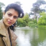 Tina Desai Instagram – B-E-A-uutiful day in the park today! #naturelover #dayoutwithmom #sanfrancisco #goldengatepark