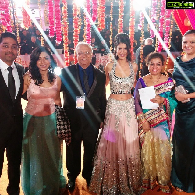 Tina Desai Instagram - With family at the Royal premiere of #secondbestexoticmarigoldhotel!!!!!