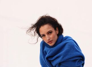 Tripti Dimri Instagram - Feeling Blueeee💙💙 Photographed and styled by : @sashajairam Hair : @hairbyseema MU : @richellefernandes