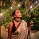 Tuhina Das Instagram - "Shaam bhi koi jaise hai nadi Lehar lehar jaise beh rahi hai..." #eveningstories #thoughts #tuhinadas