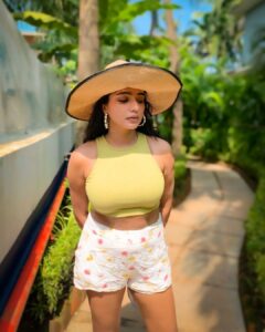 Tuhina Das Instagram - Shades are for those who brave the sun.

#vacaymode #dressup #tuhinadas