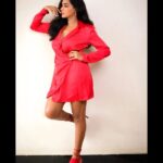 Tuhina Das Instagram - "When in doubt, wear red." #redoutfit #ootd #goodvibes #tuhinadas @basicsbymadhab 👗 @sonam_makeupartist 💄 @optimisticaamrapali96 👱🏻‍♀️ @sourav3934 📷 Sabka Club