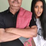 Ulka Gupta Instagram – Beti toh Beti 
Baap re Baap 😜

#reelsindia #daddaughter #dadvsdaughter #comedy #fyp #foodmenu #foodlover