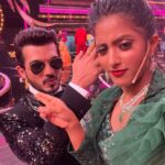 Ulka Gupta Instagram – Not gonna lie, I’m gonna miss this 😭
#ravivaarwithstarparivaar 

@arjunbijlani @pravisht_m @vishaalpuri @anand2143 @chawlarajendra @kosha21 @shivanibhatnagar @gunjitab7 @starplus