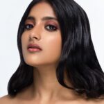 Ulka Gupta Instagram – 🪩

📷 : @prasun.bhattacharya 
💄: @prashant.sundriyal98 

#makeup #photoshoot #hairstyles #hindash #hudabeauty #charlottetilbury