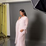 Ulka Gupta Instagram - 🎶 Agency: @house_of_collaboration19 🥻: @sujathadakotiya 📸: @akhileshrupaji_chronicle 💄: @makeupbyprashanthi #instareels #reelsindia #ulkagupta #foruou #photoshootdiaries #portraits