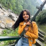 Ulka Gupta Instagram - Jharna ki deewani 💕 PC : @simran.sharma30 @mysouthdiva #ulka #gangtok #sikkim Gangtok, Sikkim