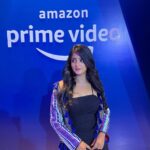 Ulka Gupta Instagram - Proud to be a part of Amazon Prime Video family now 💙 @primevideoin Styled by very talented 💕 @reenachopra The jacket needs a separate appreciation post 👐🏾 Hair and makeup by 💄@shikhashah_mua . . . #modernlove #amazonprime JW Marriott Mumbai Sahar