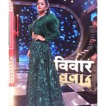 Ulka Gupta Instagram - Styled and designed by @reenachopra Stylised ✨by @kosha21 MUA @kalpesh_desai01 Hair @shabanakhan5935 @starplus @disneyplushotstar #ravivaarwithstarparivaar #grandfinale