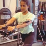Ulka Gupta Instagram – 🏋️‍♀️ Training 
.
.
.
Showing off my 
dry fit t-shirt and track from 
@ulltorofficial 
Congratulations @thesiddharthnigam 💪🏾
.
Gym @transolthefitnessstudio