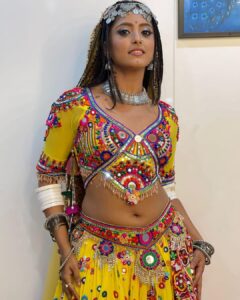 Ulka Gupta Instagram - Banni Banjaran ✨💕

@kosha21 😘 you’re amazing 

Designed by @harshalds 🪄

Special thanks @anusoru 💋

Mua @shamsheer80 
Hair @shabanakhan5935 

#gypsy #banjaran #ravivaarwithstarparivaar