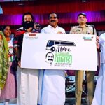 Unni Mukundan Instagram - വളരെ അപൂർവമായിട്ടാണ് എന്റെ സുഹൃത്ത് കൂടിയായ ശ്രീ അൻവർ സാദത്ത് MLA യും ( @aluvamla ) ഞാനും ഫോണിൽ സംസാരിക്കാറുള്ളത്. പക്ഷെ, എപ്പോഴും ഒരു ഫോൺ കോൾ വരുമ്പോൾ എനിക്ക് അറിയാം ഏതെങ്കിലും തരത്തിൽ ജനങ്ങൾക്ക് ഉപകാരപ്രദമാകുന്ന ഒരു വിഷയത്തെ പറ്റി സംസാരിക്കാൻ ആകുമെന്ന്. ഇതിന് മുന്നേ ‘അമ്മക്കിളിക്കൂട്’ എന്ന പാവപ്പെട്ടവർക് വീട് വെച്ച് നൽകാനുള്ള ഒരു പദ്ധതിയുമായി അദ്ദേഹം എന്നെ സമീപിച്ചിരുന്നു. ഇപ്പോൾ ‘ALIVE കരിയർ വണ്ടി’ എന്ന ഇനീഷ്യെറ്റീവ് അദ്ദേഹം എടുത്ത ഏറ്റവും പ്രധാനപെട്ട ഒരു പദ്ധതിയിൽ ഒന്നാണ്. കുട്ടികളെ പഠന ജീവിതത്തിൽ ഏറ്റവും കൂടുതൽ കുട്ടികളും മാതാപിതാക്കളും കരിയർ എന്തായി തീരും എന്നുള്ള ചിന്തകൾ കൊണ്ട് ഒരുപാട് സ്‌ട്രെസ് എടുക്കുന്നുണ്ട്. അതിനെല്ലാം ഒരു വഴികാട്ടി എന്നുള്ള നിലായിലാണ് ‘Alive കരിയർ വണ്ടി’ എന്ന ഈ പദ്ധതി മുന്നോട്ട് കൊണ്ടുവന്നിട്ടുള്ളത്. ഇത്തരത്തിൽ ഒരു പദ്ധതിക്ക് മുൻകൈ എടുത്ത ശ്രീ അൻവർ സാദത്ത് MLA, ഇതിന് കൂടെ നിന്ന് പ്രവർത്തിക്കുന്ന എല്ലാവർക്കും എല്ലാവിധ ആശസയും നേരുന്നു. ഒപ്പം St. Xavier’s College ലെ കുട്ടികൾക്ക് നിങ്ങൾ തന്ന സ്നേഹത്തിന് ഒരുപാട് നന്ദി.🙏🏼❤️ Thank you so much, UM