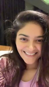 Vaibhavi Shandilya Instagram - My kind of Friday Night ! 

I don’t count my sit-ups. I only start counting when it starts hurting because they’re the only ones that count. 
- Muhammad Ali

What were you guys upto ?
