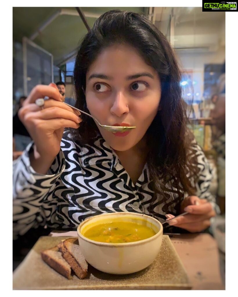 Vaibhavi Shandilya Instagram - Yessss ! It’s food orgasm… What’s your food language ??