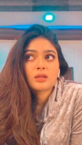 Vaibhavi Shandilya Instagram - Hey siri ! Help me!