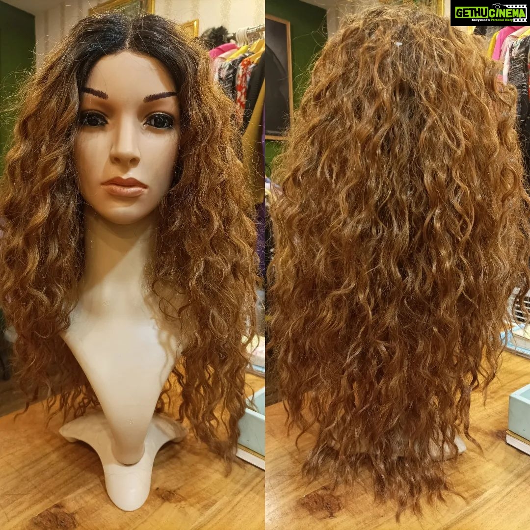 Vanitha Vijayakumar Instagram - Honey brown curly hair wig👩🏼🦱🍯 Dm us for price & details📩 #vanithavijaykumarstudios #earring #crystal #stone #style #stylish #chennai #girl #ootd #outfit #clothing #brand #picoftheday #photooftheday #instafashion #instagood #instadaily #shopping #makeup #accessories #styleblogger #fashion #fashionblogger Khader Nawaz Khan Road