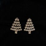 Vanitha Vijayakumar Instagram - 🎅🏻Christmas collections🎅🏻 Christmas tree earrings🎄swipe left to see the available colors🌈 Dm us for price & details📩 #vanithavijaykumarstudios #christmas #earring #christmastree #christmasdecor #christmasiscoming #christmasgifts #style #stylish #chennai #girl #ootd #outfit #clothing #brand #picoftheday #photooftheday #instafashion #instagood #instadaily #shopping #makeup #accessories #styleblogger #fashion #fashionblogger Khader Nawaz Khan Road