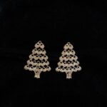 Vanitha Vijayakumar Instagram – 🎅🏻Christmas collections🎅🏻 Christmas tree earrings🎄swipe left to see the available colors🌈 Dm us for price & details📩 #vanithavijaykumarstudios  #christmas #earring #christmastree #christmasdecor #christmasiscoming #christmasgifts #style #stylish #chennai #girl #ootd #outfit #clothing #brand #picoftheday #photooftheday #instafashion #instagood #instadaily #shopping #makeup #accessories #styleblogger #fashion #fashionblogger Khader Nawaz Khan Road