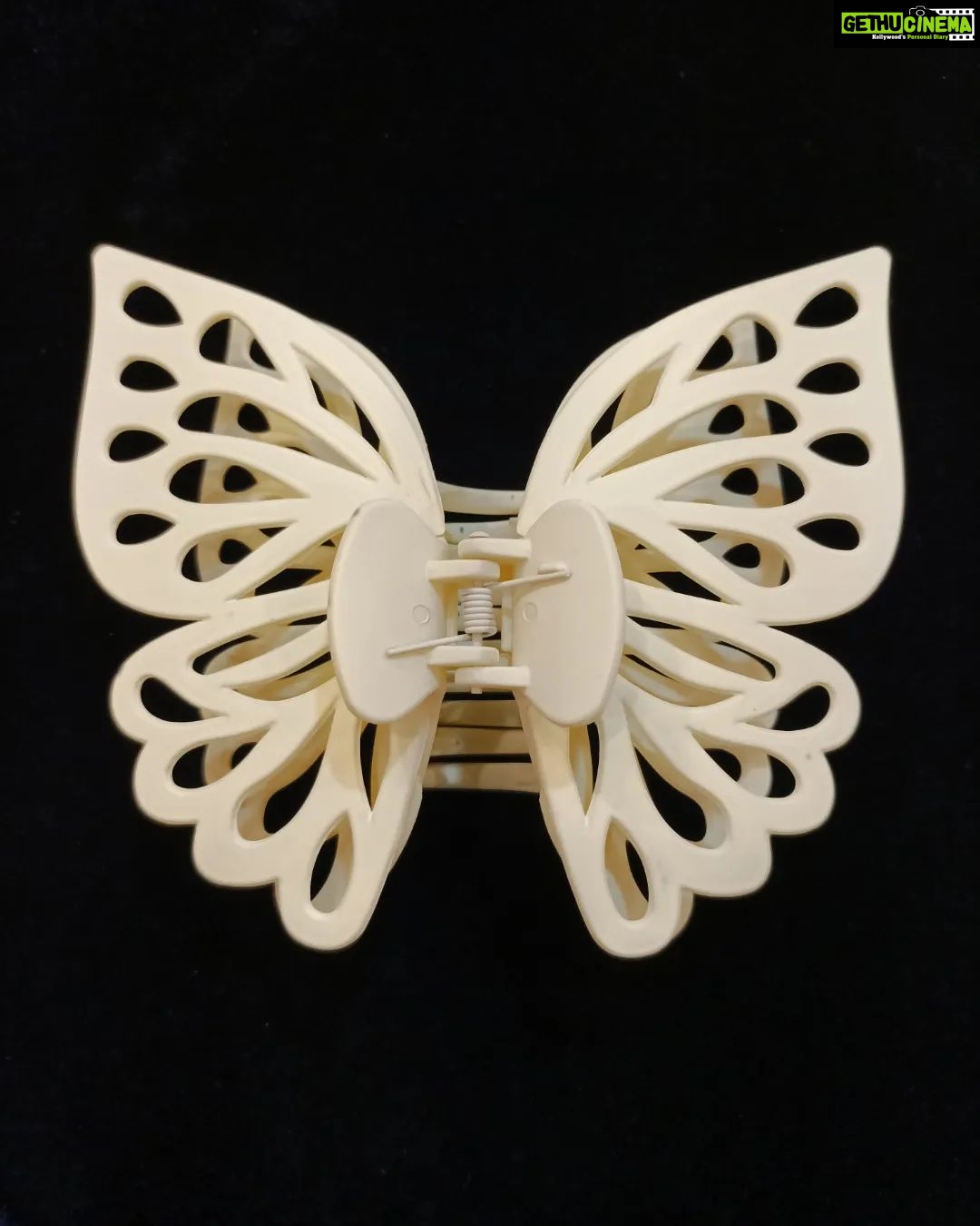 Vanitha Vijayakumar Instagram - 💥New Arrivals💥 Butterfly clutch hair clips🦋 swipe left to see the available colors🌈 Dm us for price & details📩 #vanithavijaykumarstudios #earring #crystal #stone #style #stylish #chennai #girl #ootd #outfit #clothing #brand #picoftheday #photooftheday #instafashion #instagood #instadaily #shopping #makeup #accessories #styleblogger #fashion #fashionblogger Khader Nawaz Khan Road