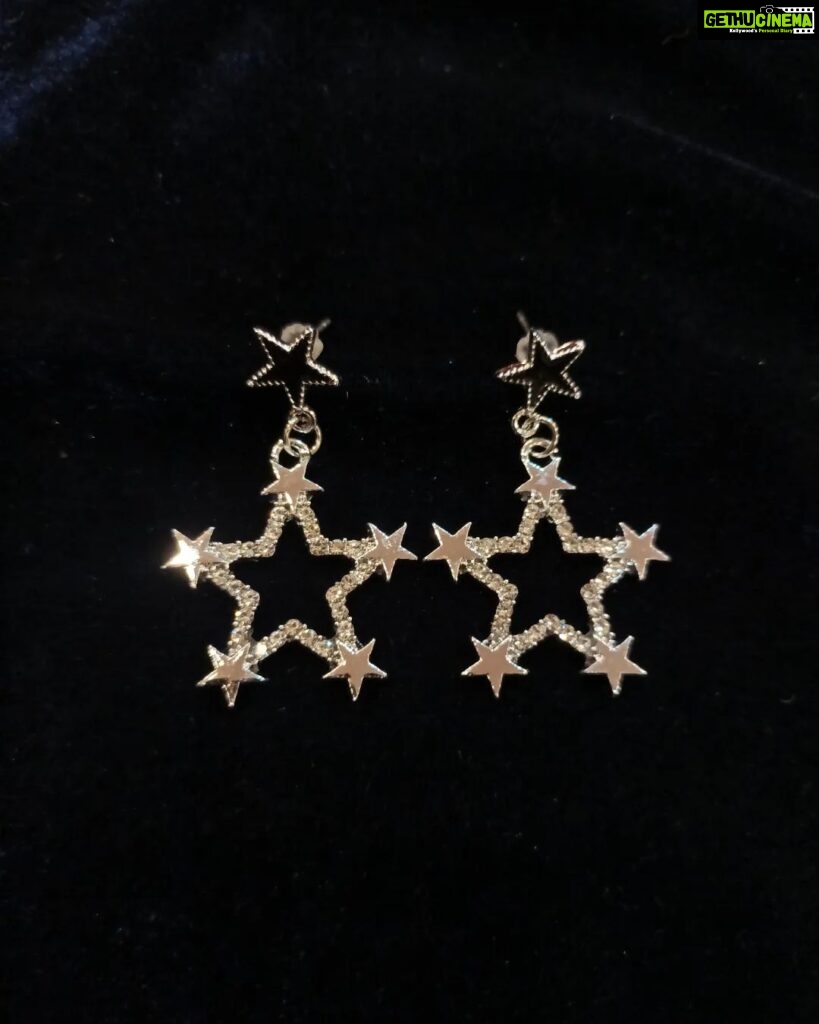 Vanitha Vijayakumar Instagram - 🎅🏻Christmas collections🎅🏻 Shimmering star dangle earrings🌟✨ swipe left to see the available colors🌈 Dm us for price & details📩 #vanithavijaykumarstudios #christmas #earring #christmastree #christmasdecor #christmasiscoming #christmasgifts #style #stylish #chennai #girl #ootd #outfit #clothing #brand #picoftheday #photooftheday #instafashion #instagood #instadaily #shopping #makeup #accessories #styleblogger #fashion #fashionblogger Khader Nawaz Khan Road