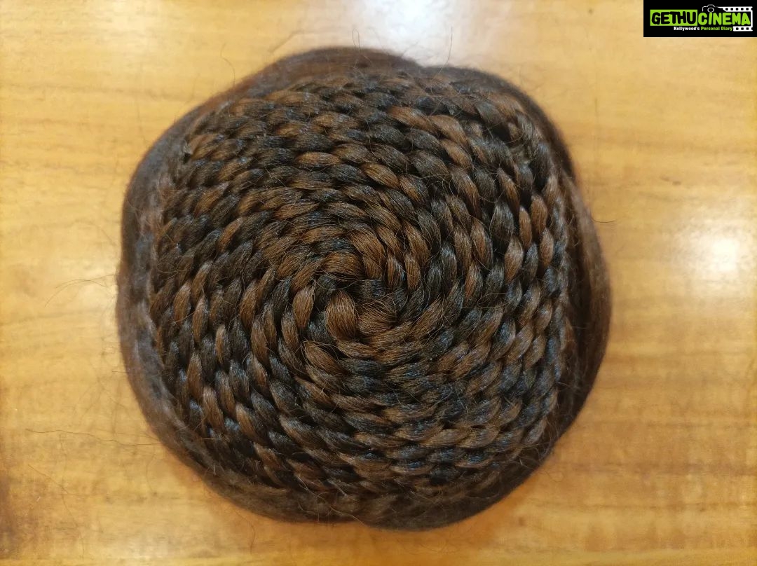 Vanitha Vijayakumar Instagram - Big braided bun hair extension👧🏻🖤 Dm us for price & details📩 #vanithavijaykumarstudios #earring #crystal #stone #style #stylish #chennai #girl #ootd #outfit #clothing #brand #picoftheday #photooftheday #instafashion #instagood #instadaily #shopping #makeup #accessories #styleblogger #fashion #fashionblogger Khader Nawaz Khan Road