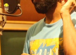 Vanitha Vijayakumar Instagram - The man behind the soulful music and voice! @gvprakash #ThigattaThigattaKadhalipom Song making BTS #Aneethi ▶️ http://youtu.be/7YVS-jwalik A @dir_vasanthabalan film! @yamini_ghantasala @imarjundas @dushara_vijayan @edwinsakay @arjunchidambaram @urbanboyzstudios @thinkmusicofficial @vanithavijaykumar @arvindkat @suresh.chakravarthy @aranthainisha @kailasam.geetha @jsksatish @kaaliactor #Bharani #Tsiva #Ravikumar @onlynikil @vattalstudios