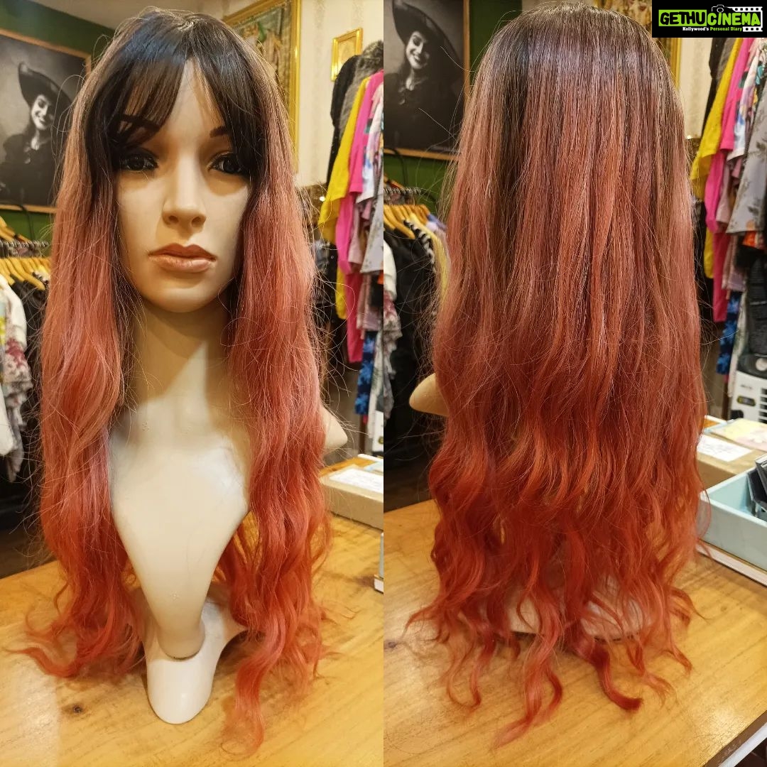 Vanitha Vijayakumar Instagram - Long ombre red dark root wavy wig👩🏽 Dm us for price & details📩 #vanithavijaykumarstudios #earring #crystal #stone #style #stylish #chennai #girl #ootd #outfit #clothing #brand #picoftheday #photooftheday #instafashion #instagood #instadaily #shopping #makeup #accessories #styleblogger #fashion #fashionblogger Khader Nawaz Khan Road
