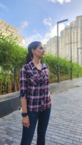 Varalaxmi Sarathkumar Instagram - Trying to keep my energy up..

#Sunday #sundayvibes #good vibes 
#workingsunday #livingthebestlife 
#lovemyjob #shoot #shootlife
2 shoots in a day..louuuuu it ...

#trendingreels

Hope everyone's having a good Sunday..!!!