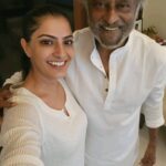 Varalaxmi Sarathkumar Instagram - Whattteeee a #Sunday Best day ever...got to my #superstarrajinikanth #thalaivar @rajinikanth Total #fangirl moment.. total #goosebumps Sooooo sweet and humble...talking about my career and work..appreciating #appa @r_sarath_kumar for his role in #ponniyinselvan you just wanna hug him and never let him go... #sweetest #cutest He oozes only with love calmness and so much positivity.. Spent almost an hour with us...loooouuuuuuuuu u saaaarrrrrr.. thalaivvvaaaaa U are the one and only #superstar #rajnikanth #thalaivarforever #superstarforever #sunday #sundayvibes #goodvibes Chennai, India