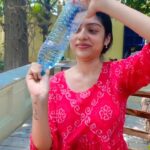 Varsha Bollamma Instagram – Others : Aesthetic outfit reels, travel reels 🥲.
Me : Watch me create a tornado inside a bottle 🤣🤣🤣🤣🤣🤣
I would do this back in school and I still find extreme happiness doing this😆
.
#littlethings #nostalgia