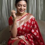 Varsha Bollamma Instagram – ♥️♥️♥️
Styled by @officialanahita 
Outfit: @gubbarajyalakshmi
Jewellery: @rubans.in
Pic: @sachinbharadwaj 
.
#saree #indian #traditional