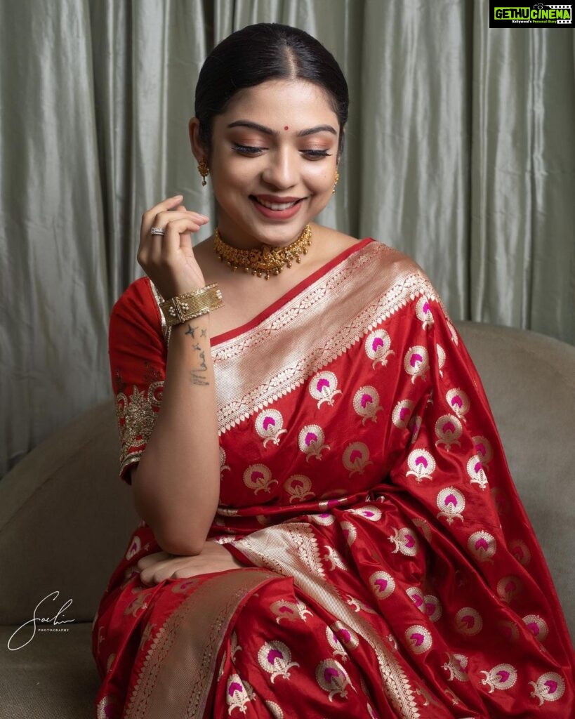 Varsha Bollamma Instagram - ♥️♥️♥️ Styled by @officialanahita Outfit: @gubbarajyalakshmi Jewellery: @rubans.in Pic: @sachinbharadwaj . #saree #indian #traditional