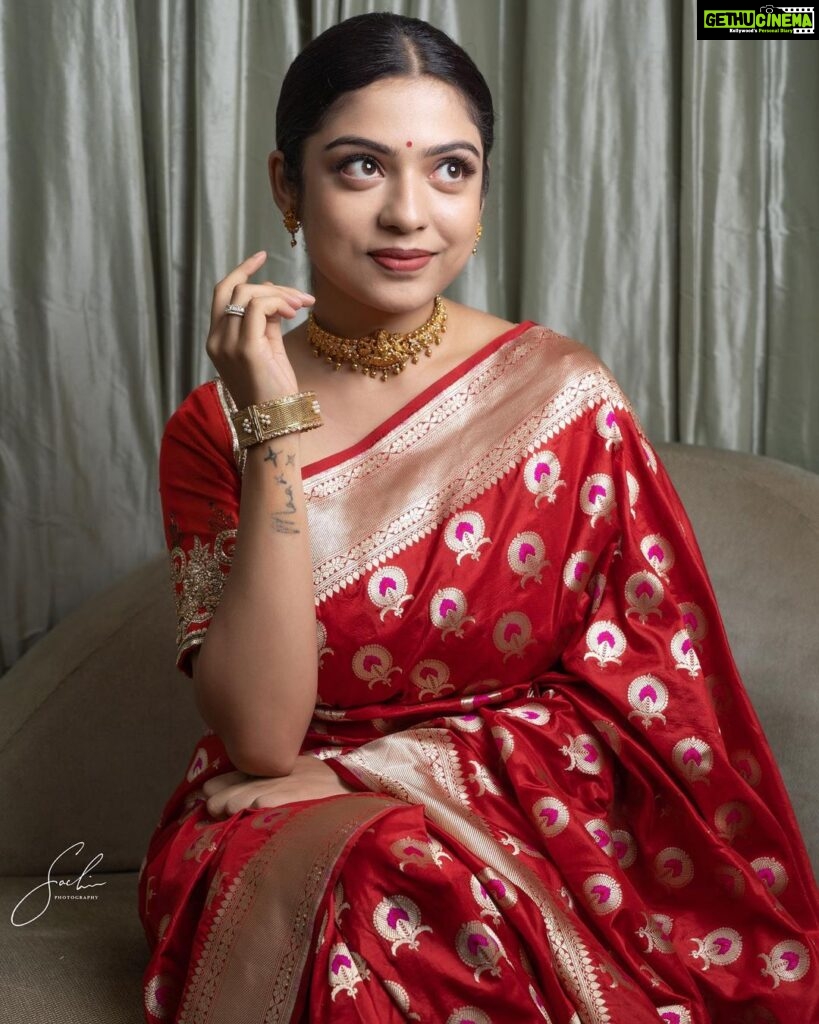 Varsha Bollamma Instagram - ♥️♥️♥️ Styled by @officialanahita Outfit: @gubbarajyalakshmi Jewellery: @rubans.in Pic: @sachinbharadwaj . #saree #indian #traditional