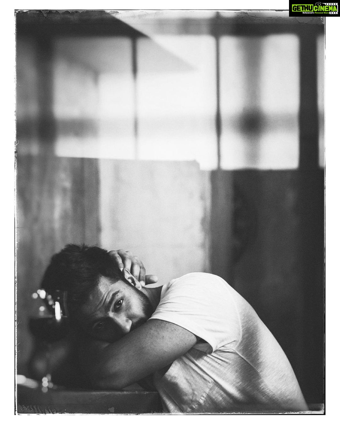 Vicky Kaushal Instagram - #tbt courtesy @ishikamohanmotwane 🙌🏾