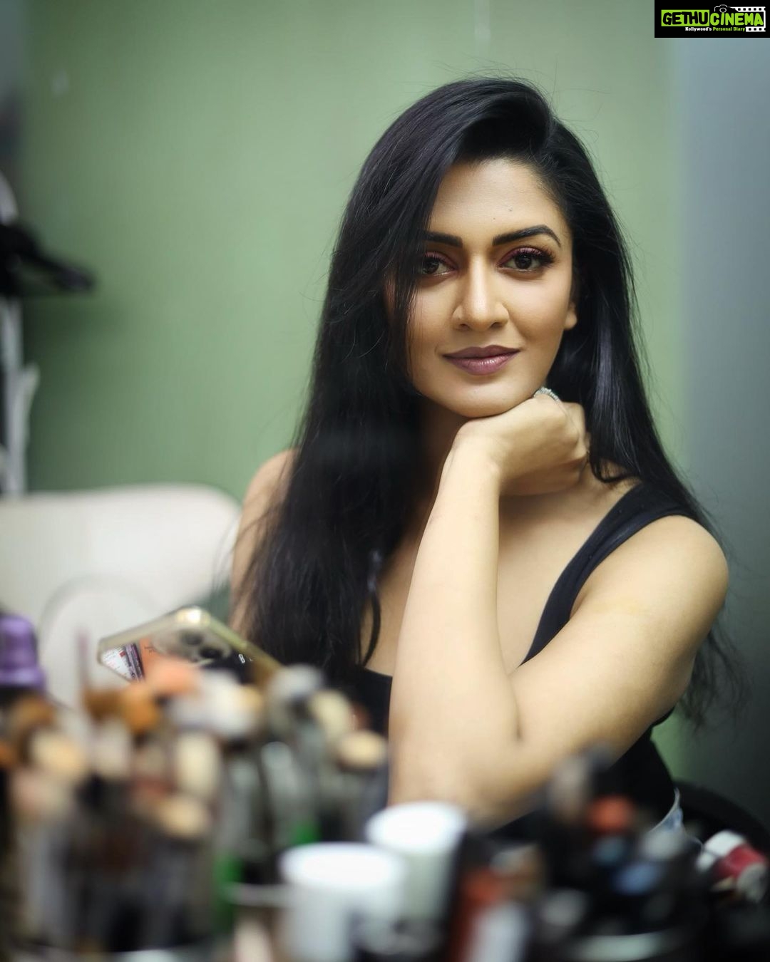 Actress Vimala Raman HD Photos and Wallpapers November 2022 - Gethu Cinema