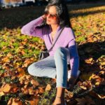 Vimala Raman Instagram - ‘Staring at the sun’ 🌞💛 . . #sunsets #park #parklife #parklane #berkeleysquare #london #shoot #actorslife #takeabreak #loveit #actor #actress #vimalaraman #lovemyjob