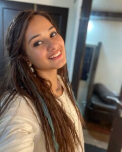 Virti Vaghani Instagram - Selfies📸 #aarya2 #aru