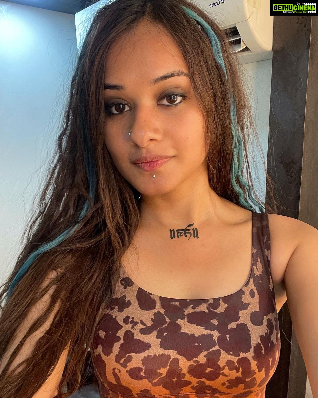 Virti Vaghani - 74.9K Likes - Selfies📸
#aarya2 #aru