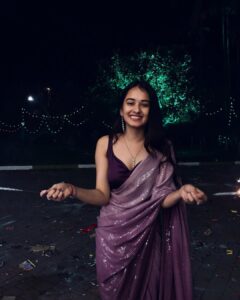 Virti Vaghani Instagram - Happy Diwali!!!🌟
