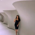 Wamiqa Gabbi Instagram - Always remember to judge everything by your inner feeling of bliss 🤍 . #GoodReminders #Osho #Learning