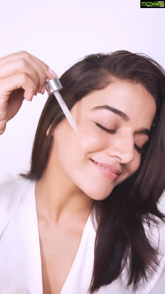 Wamiqa Gabbi Instagram - With my new L’Oréal Paris Glycolic Bright Serum I’m finally saying goodbye to dull skin and dark spots! 🤩 It is powered with the one and only magical skincare ingredient- Glycolic Acid! This serum works actively and reduces 5 years of dark spots in just 2 weeks! 🙌🏽 Amazing na?! 😍 Toh what are you waiting for? Go check it out right now! 👏🏼 #MyDermatForDarkSpots #GlycolicBright #Collab @lorealparis