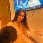 Warina Hussain Instagram – #diwali ki raat 🪔✨🧡